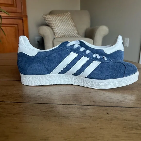 Adidas Gazelle Blue and White Sneakers - Picture 5 of 7